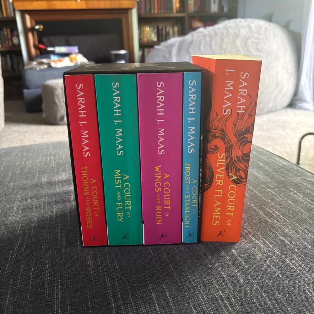 Sarah J. Maas - ACOTAR Box Set + A Court of Silver Flames